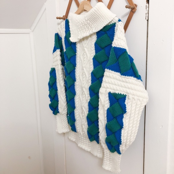 Gorgeous Handmade Knit Sweater - Picture 2 of 5
